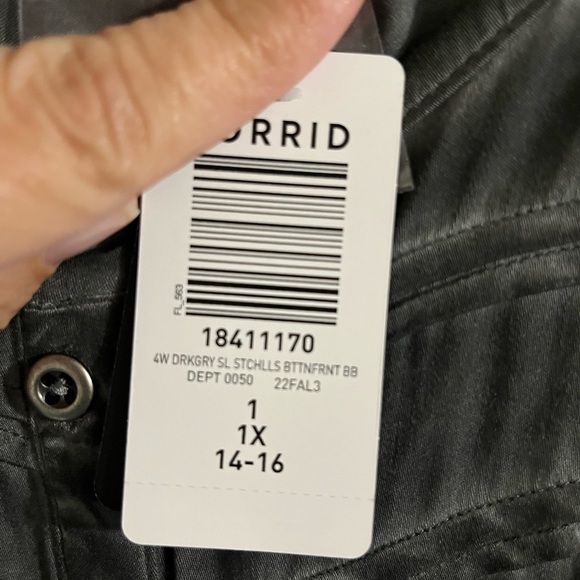 Torrid light weight summer blouse nwts - Picture 3 of 5